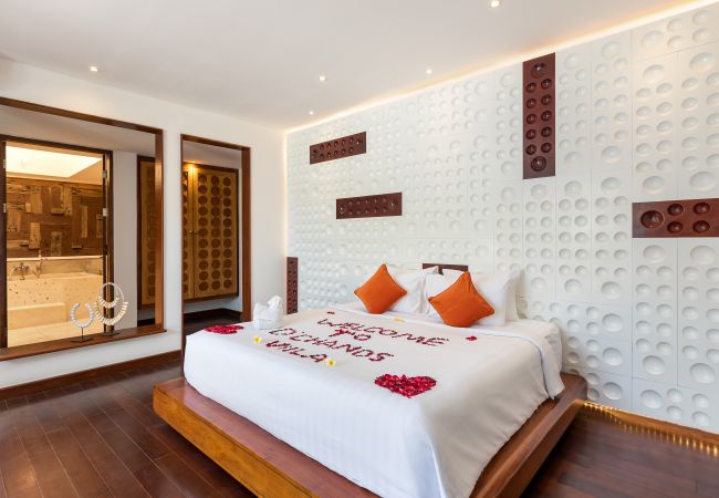 Villa in Seminyak - The chands two B- 2 bedroom frontline villa with stunning Bali sea views