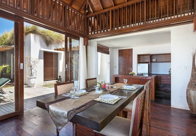 Villa in Seminyak - The chands two B- 2 bedroom frontline villa with stunning Bali sea views