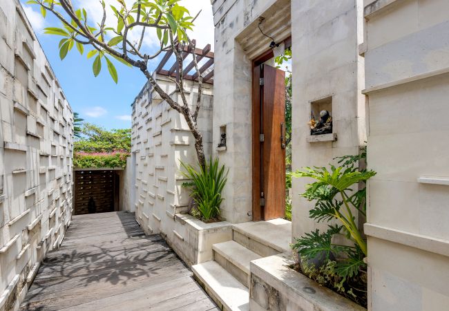 Villa in Seminyak - The chands two C- 2 bedroom frontline villa with stunning Bali sea views Villa in Seminyak - The chands two C- 2 bedroom frontline villa with stunning Bali sea views