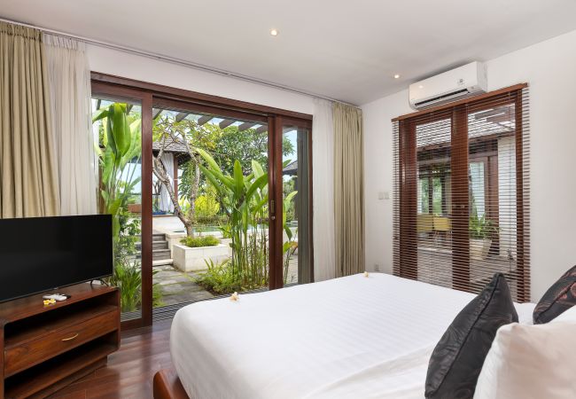 Villa in Seminyak - The chands two D- 2 bedroom frontline villa with stunning Bali sea views