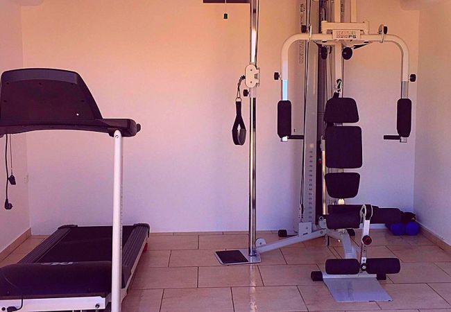 Villa in Paros - Spectacular 5-bedroom house near the beach and with beautiful views of the sea Villa in Paros - Spectacular 5-bedroom house near the beach and with beautiful views of the sea