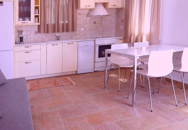 Villa in Paros - Spectacular 5-bedroom house near the beach and with beautiful views of the sea Villa in Paros - Spectacular 5-bedroom house near the beach and with beautiful views of the sea