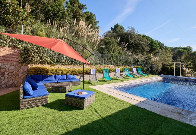 Villa in Lloret de Mar - 2TOR18 - Cozy house with private pool in a residential area.