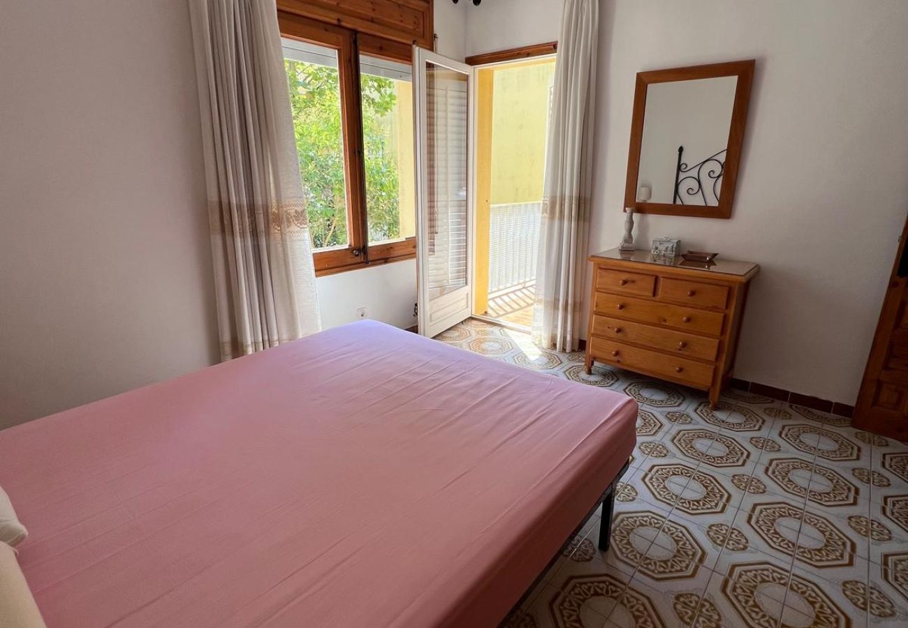Apartment in Llafranc - 1CEN B5 -Apartment with communal garden and pool, only 800m from the beach of Llafranc