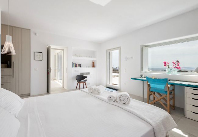 Villa in Paros - Fantastic villa for 8 people with sea views and close to the beach in Greece Villa in Paros - Fantastic villa for 8 people with sea views and close to the beach in Greece