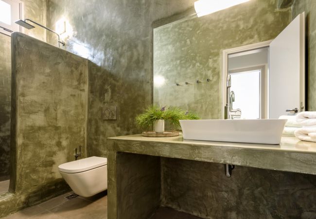 Villa in Paros - Beautiful house for 10 people near of Golden Beach with beautiful sea views Villa in Paros - Beautiful house for 10 people near of Golden Beach with beautiful sea views