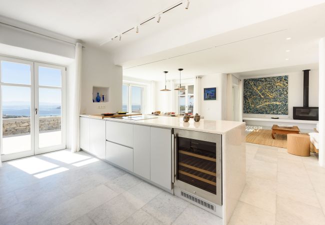 Villa in Paros -  Spectacular house for 14 people with beautiful sea views near Golden Beach Villa in Paros -  Spectacular house for 14 people with beautiful sea views near Golden Beach