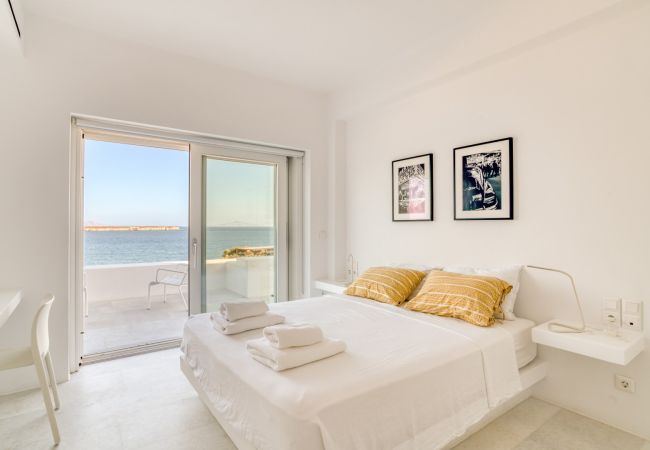 Villa in Paros - Spectacular house for 10 people with stunning sea views near Golden Beach Villa in Paros - Spectacular house for 10 people with stunning sea views near Golden Beach