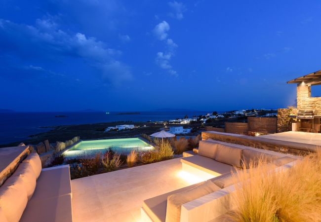 Villa in Paros - Bellevue - Beautiful house for 8 people with stunning sea views near Greece Beach in Paros Villa in Paros - Bellevue - Beautiful house for 8 people with stunning sea views near Greece Beach in Paros