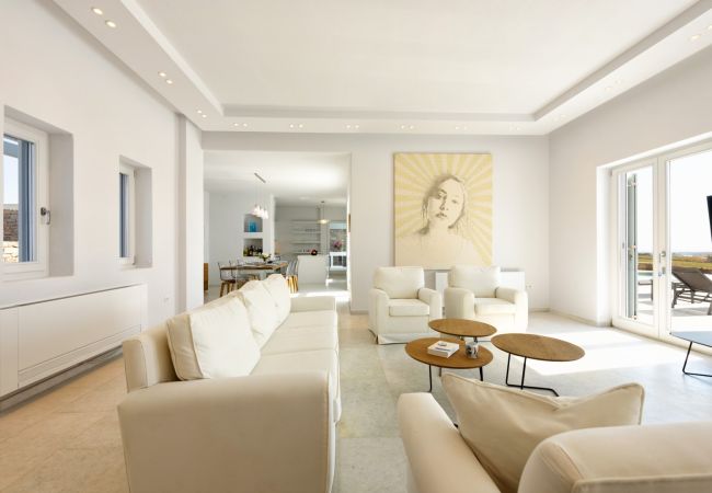 Villa in Paros -  Electra -Villa for 10 people with beautiful sea views in Paros Villa in Paros -  Electra -Villa for 10 people with beautiful sea views in Paros