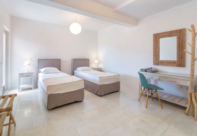 Villa in Paros - Tzane - Villa for 10 people with pool near Paros beach (Greece) Villa in Paros - Tzane - Villa for 10 people with pool near Paros beach (Greece)
