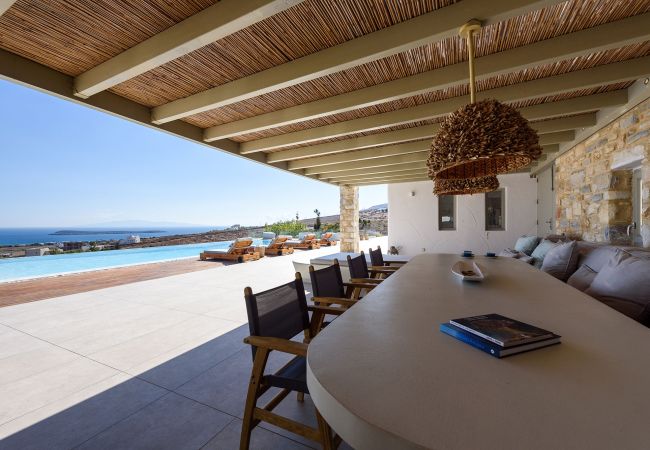 Villa in Paros - Lenora - Spectacular 4 bedroom house with beautiful sea views near Golden Beach (Greece) Villa in Paros - Lenora - Spectacular 4 bedroom house with beautiful sea views near Golden Beach (Greece)