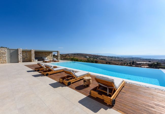 Villa in Paros - Lenora - Spectacular 4 bedroom house with beautiful sea views near Golden Beach (Greece) Villa in Paros - Lenora - Spectacular 4 bedroom house with beautiful sea views near Golden Beach (Greece)