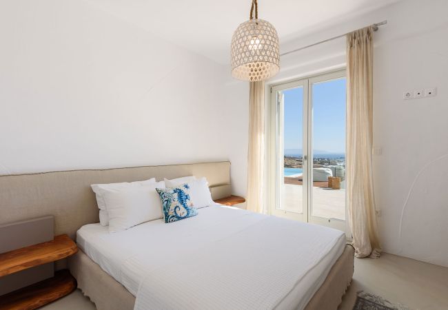 Villa in Paros - Lenora - Spectacular 4 bedroom house with beautiful sea views near Golden Beach (Greece) Villa in Paros - Lenora - Spectacular 4 bedroom house with beautiful sea views near Golden Beach (Greece)