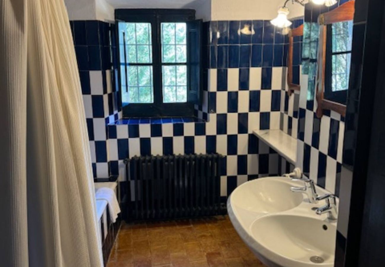 Cottage in Mont-ras - 1 Mas Pagès, rural house for 9 people with garden and private pool