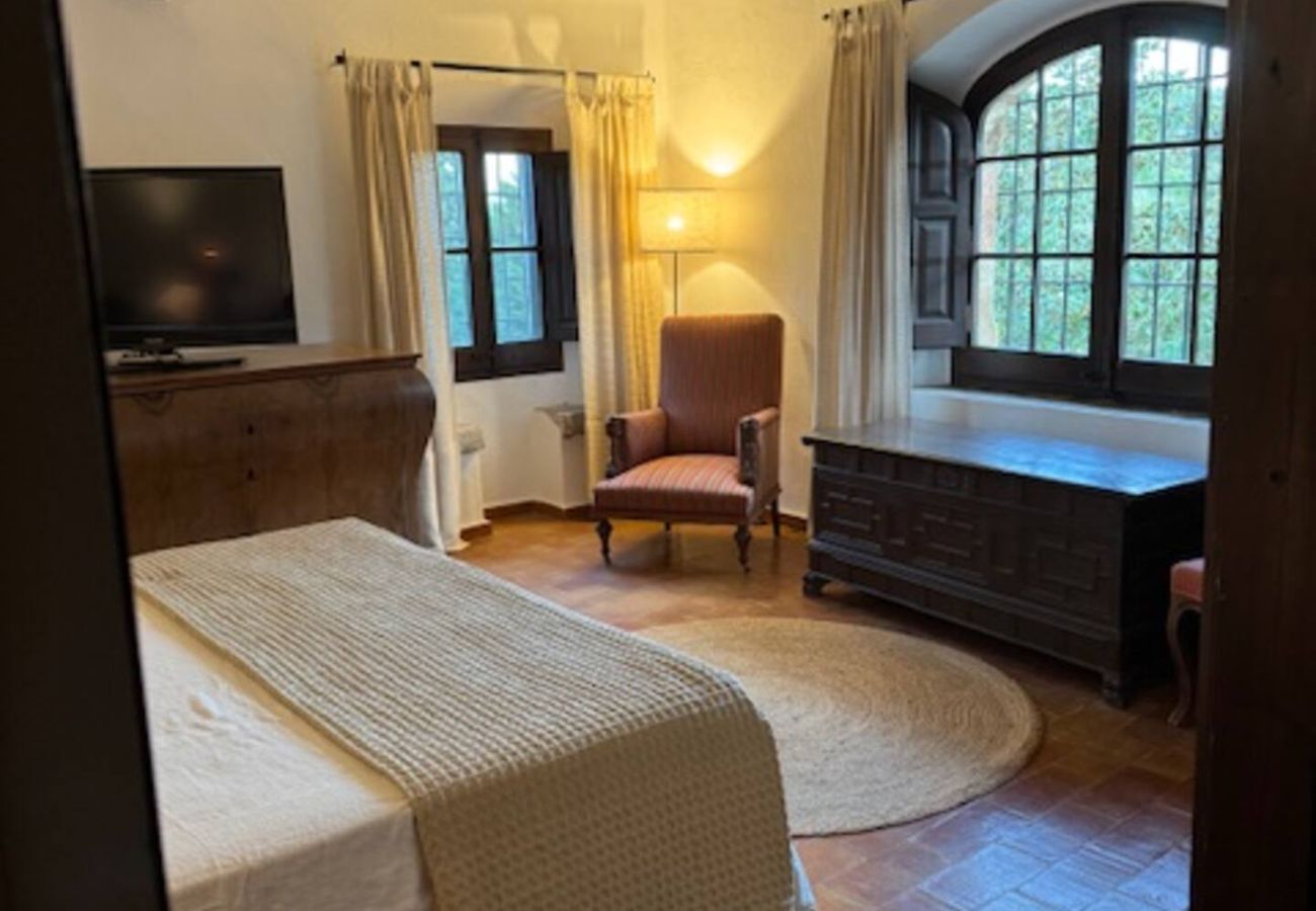 Cottage in Mont-ras - 1 Mas Pagès, rural house for 9 people with garden and private pool