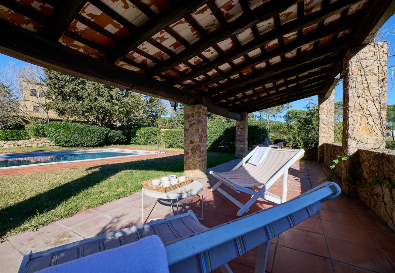 Villa in Mont-ras - 1 Mas Pagès, rural house for 9 people with garden and private pool