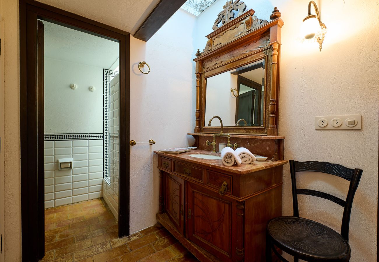 Villa in Mont-ras - 1 Mas Pagès, rural house for 9 people with garden and private pool