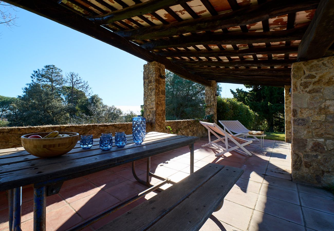 Villa in Mont-ras - 1 Mas Pagès, rural house for 9 people with garden and private pool