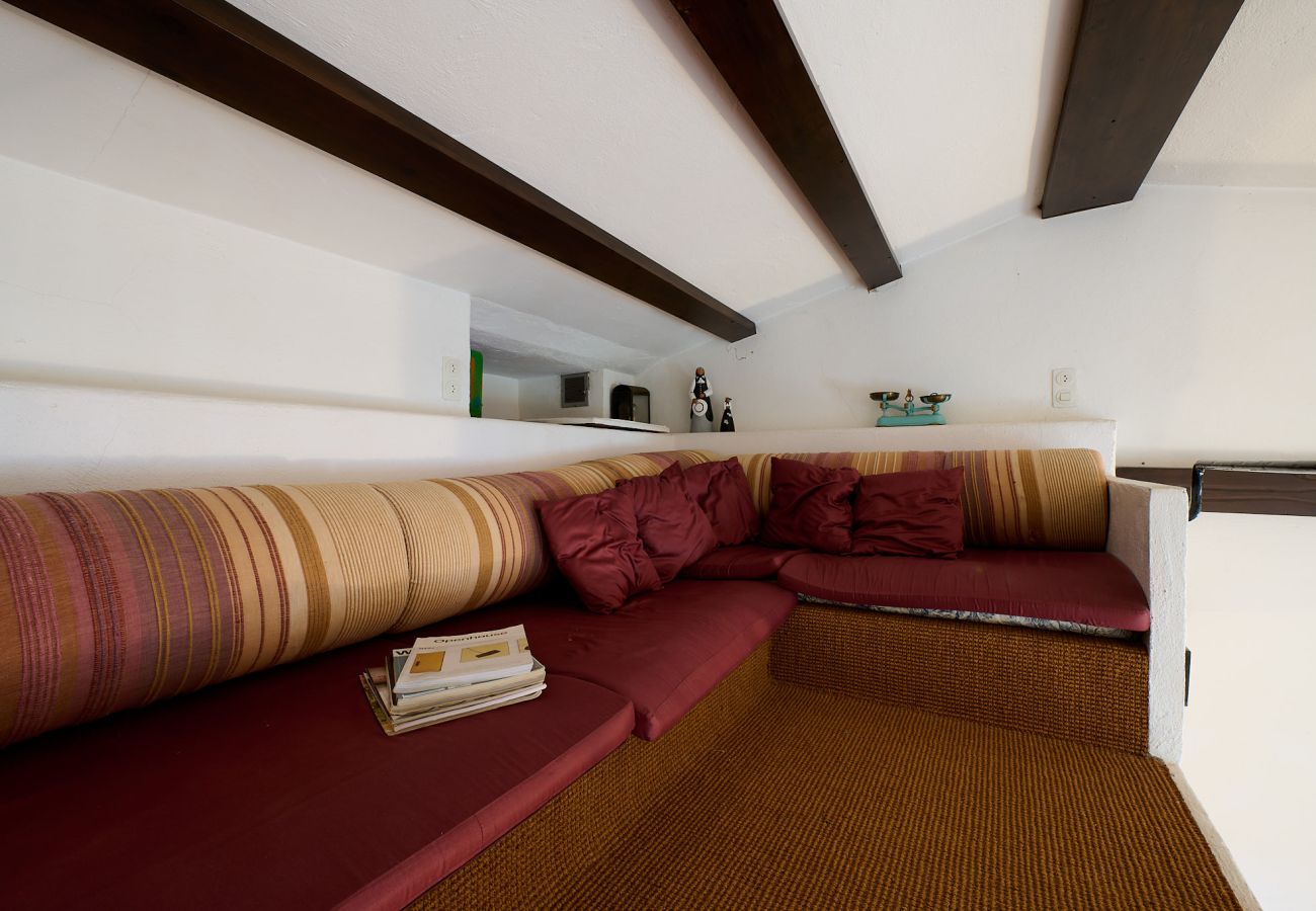 Villa in Mont-ras - 1 Mas Pagès, rural house for 9 people with garden and private pool