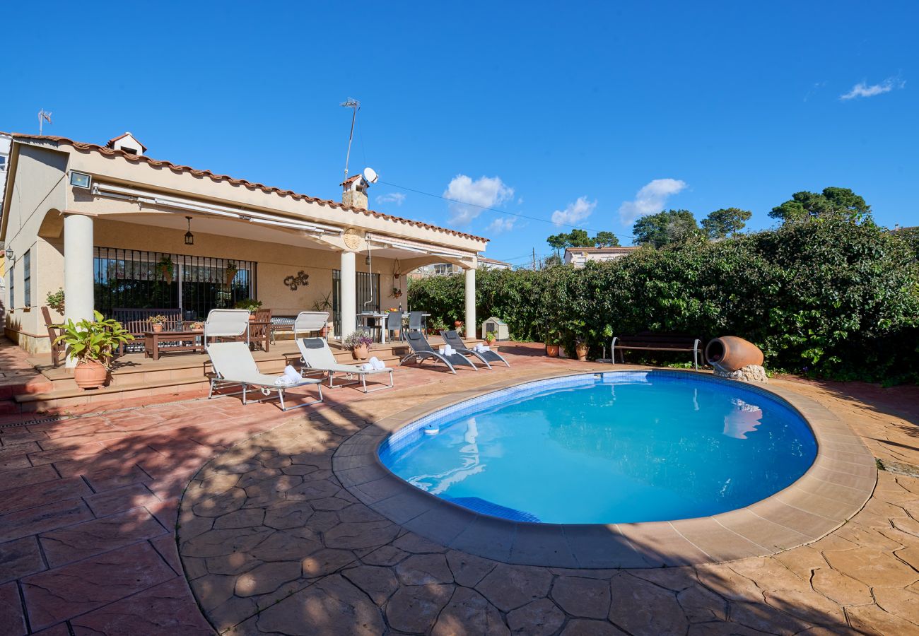 Villa in Lloret de Mar - 2Sol02,SoliMar, cozy house with pool