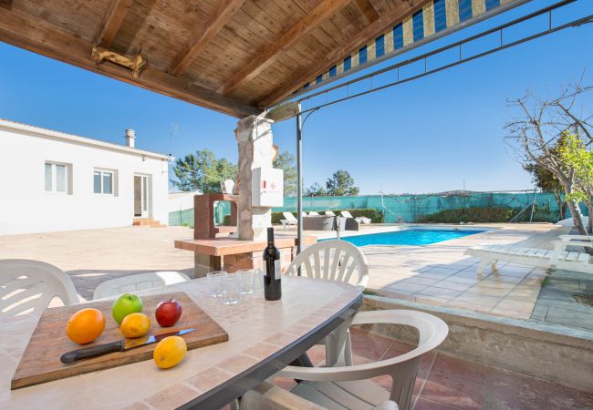 Villa à Vidreres - 2AL01 -Maison simple avec piscine privée située dans un quartier résidentiel très calme Villa à Vidreres - 2AL01 -Maison simple avec piscine privée située dans un quartier résidentiel très calme