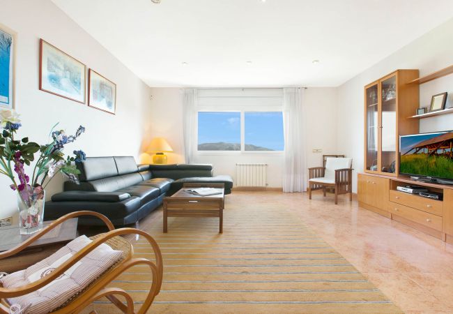Villa à Lloret de Mar - 2ANG 01 - Grande et confortable maison de 5 chambres avec piscine privée près de la plage de Cala Canyelles Villa à Lloret de Mar - 2ANG 01 - Grande et confortable maison de 5 chambres avec piscine privée près de la plage de Cala Canyelles