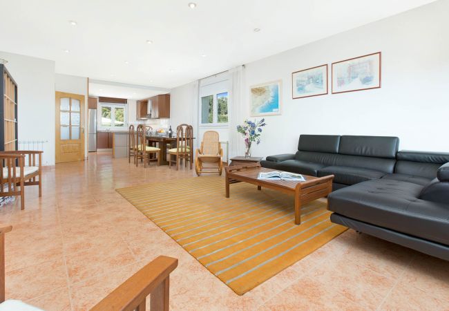 Villa à Lloret de Mar - 2ANG 01 - Grande et confortable maison de 5 chambres avec piscine privée près de la plage de Cala Canyelles Villa à Lloret de Mar - 2ANG 01 - Grande et confortable maison de 5 chambres avec piscine privée près de la plage de Cala Canyelles