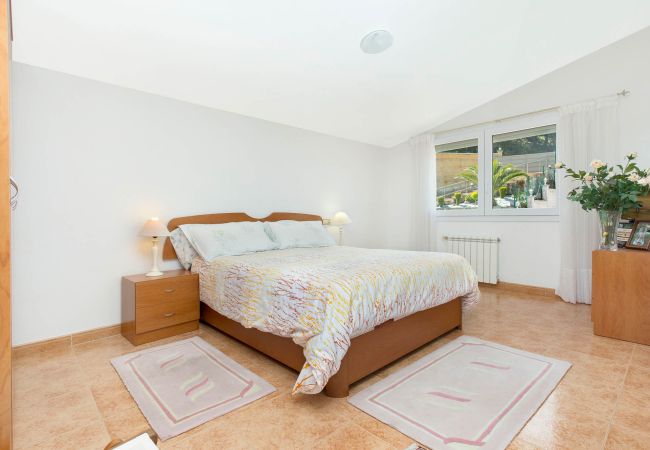 Villa à Lloret de Mar - 2ANG 01 - Grande et confortable maison de 5 chambres avec piscine privée près de la plage de Cala Canyelles Villa à Lloret de Mar - 2ANG 01 - Grande et confortable maison de 5 chambres avec piscine privée près de la plage de Cala Canyelles