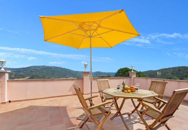 Villa à Lloret de Mar - 2ANG 01 - Grande et confortable maison de 5 chambres avec piscine privée près de la plage de Cala Canyelles Villa à Lloret de Mar - 2ANG 01 - Grande et confortable maison de 5 chambres avec piscine privée près de la plage de Cala Canyelles