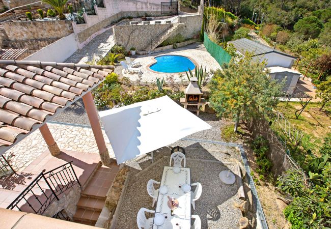 Villa à Lloret de Mar - 2ANG 01 - Grande et confortable maison de 5 chambres avec piscine privée près de la plage de Cala Canyelles Villa à Lloret de Mar - 2ANG 01 - Grande et confortable maison de 5 chambres avec piscine privée près de la plage de Cala Canyelles