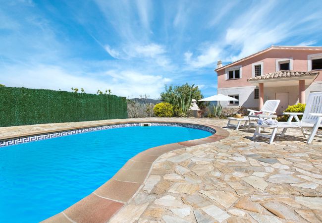 Villa à Lloret de Mar - 2ANG 01 - Grande et confortable maison de 5 chambres avec piscine privée près de la plage de Cala Canyelles Villa à Lloret de Mar - 2ANG 01 - Grande et confortable maison de 5 chambres avec piscine privée près de la plage de Cala Canyelles