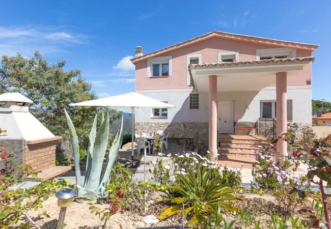 Villa à Lloret de Mar - 2ANG 01 - Grande et confortable maison de 5 chambres avec piscine privée près de la plage de Cala Canyelles Villa à Lloret de Mar - 2ANG 01 - Grande et confortable maison de 5 chambres avec piscine privée près de la plage de Cala Canyelles