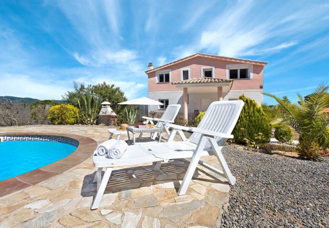 Villa à Lloret de Mar - 2ANG 01 - Grande et confortable maison de 5 chambres avec piscine privée près de la plage de Cala Canyelles Villa à Lloret de Mar - 2ANG 01 - Grande et confortable maison de 5 chambres avec piscine privée près de la plage de Cala Canyelles