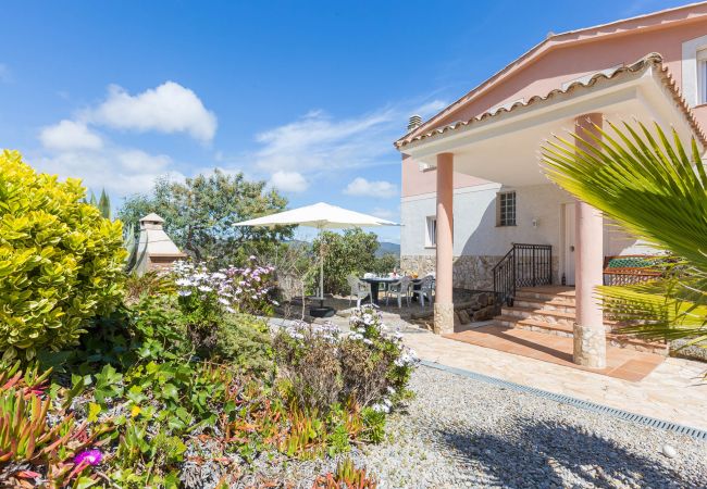 Villa à Lloret de Mar - 2ANG 01 - Grande et confortable maison de 5 chambres avec piscine privée près de la plage de Cala Canyelles Villa à Lloret de Mar - 2ANG 01 - Grande et confortable maison de 5 chambres avec piscine privée près de la plage de Cala Canyelles