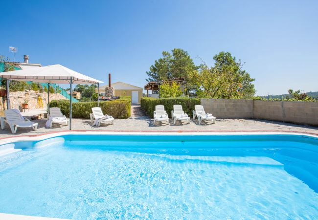 Villa à Vidreres - 2 ARA01 - Maison simple avec piscine privée située dans un quartier résidentiel très calme à seulement 9 km de la plage et du centre de Lloret de Mar. Villa à Vidreres - 2 ARA01 - Maison simple avec piscine privée située dans un quartier résidentiel très calme à seulement 9 km de la plage et du centre de Lloret de Mar.