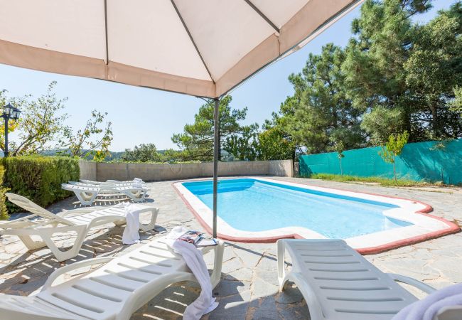 Villa à Vidreres - 2 ARA01 - Maison simple avec piscine privée située dans un quartier résidentiel très calme à seulement 9 km de la plage et du centre de Lloret de Mar. Villa à Vidreres - 2 ARA01 - Maison simple avec piscine privée située dans un quartier résidentiel très calme à seulement 9 km de la plage et du centre de Lloret de Mar.