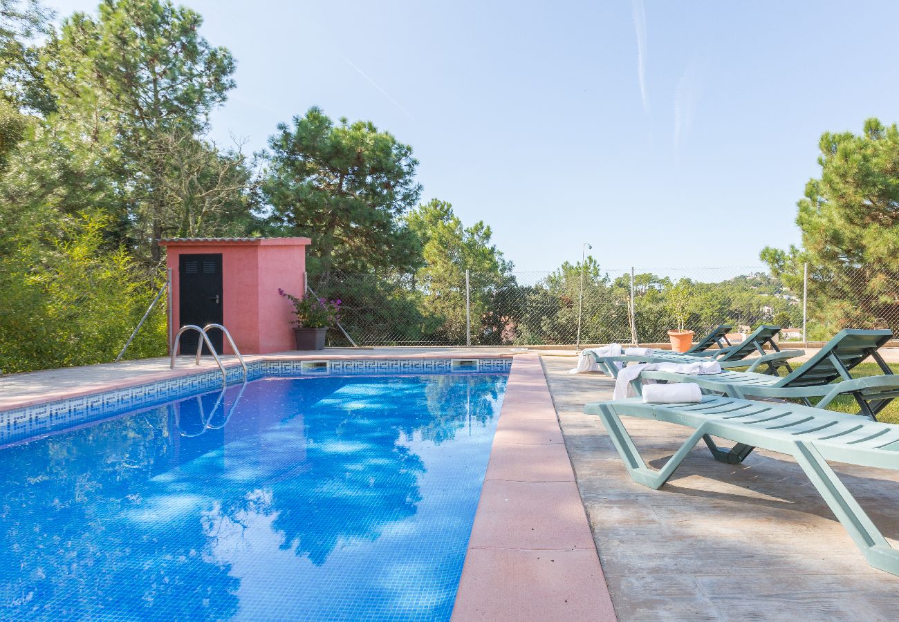 Villa à Lloret de Mar - 2BELL01 - Maison de 4 chambres avec piscine située dans un quartier très calme