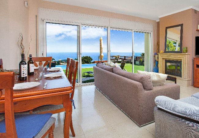 Villa à Lloret de Mar - 2BRA01 - Maison avec piscine privée et vue imprenable sur la mer située près de la plage