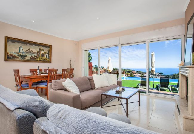 Villa à Lloret de Mar - 2BRA01 - Maison avec piscine privée et vue imprenable sur la mer située près de la plage Villa à Lloret de Mar - 2BRA01 - Maison avec piscine privée et vue imprenable sur la mer située près de la plage