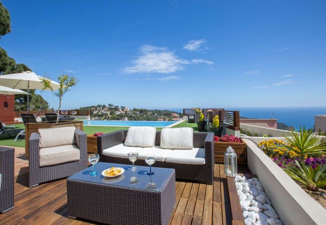 Villa à Lloret de Mar - 2BRA01 - Maison avec piscine privée et vue imprenable sur la mer située près de la plage Villa à Lloret de Mar - 2BRA01 - Maison avec piscine privée et vue imprenable sur la mer située près de la plage