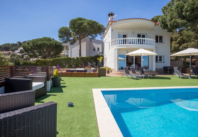 Villa à Lloret de Mar - 2BRA01 - Maison avec piscine privée et vue imprenable sur la mer située près de la plage Villa à Lloret de Mar - 2BRA01 - Maison avec piscine privée et vue imprenable sur la mer située près de la plage