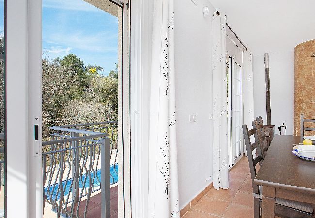 Villa à Vidreres - 2BRIS01 - Maison avec piscine privée et 5 chambres située dans un quartier calme