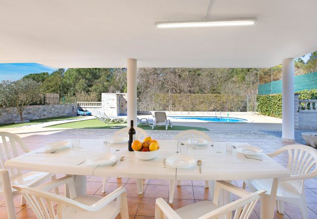 Villa à Vidreres - 2BRIS01 - Maison avec piscine privée et 5 chambres située dans un quartier calme Villa à Vidreres - 2BRIS01 - Maison avec piscine privée et 5 chambres située dans un quartier calme