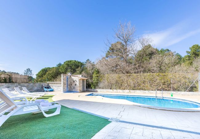 Villa à Vidreres - 2BRIS01 - Maison avec piscine privée et 5 chambres située dans un quartier calme Villa à Vidreres - 2BRIS01 - Maison avec piscine privée et 5 chambres située dans un quartier calme