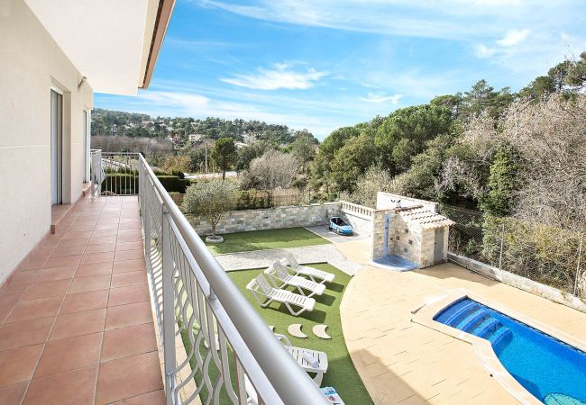 Villa à Vidreres - 2BRIS01 - Maison avec piscine privée et 5 chambres située dans un quartier calme Villa à Vidreres - 2BRIS01 - Maison avec piscine privée et 5 chambres située dans un quartier calme