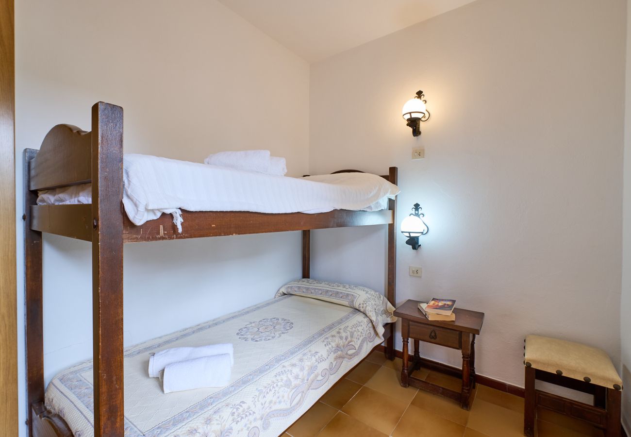 Villa à Calella de Palafrugell - 1BENETPL - Maison divisée en 3 appartements totalement indépendants, qui disposent d'une piscine commune à seulement 1 km de la plage de Calella de Palafrugell