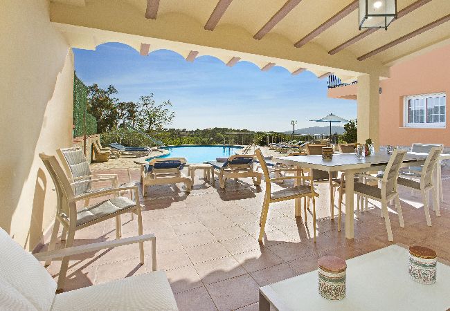 Villa à Blanes -  2CARV01 - Villa avec piscine privée avec 6 chambres située dans un quartier calme près de la plage de Blanes