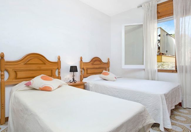 Appartement à Llafranc - 1CEN B10 -Appartement avec jardin et piscine communautaires à 800m de la plage de Llafranc Appartement à Llafranc - 1CEN B10 -Appartement avec jardin et piscine communautaires à 800m de la plage de Llafranc