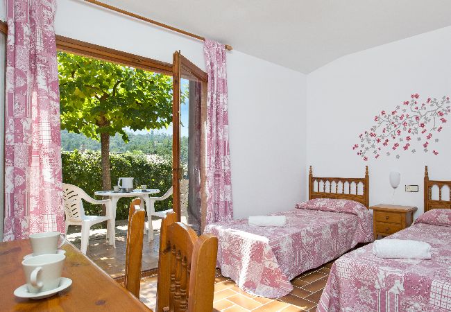 Villa à Vidreres - 2CIP01-6pax - Maison d'une capacité de 06 personnes et piscine privée située dans un quartier calme Villa à Vidreres - 2CIP01-6pax - Maison d'une capacité de 06 personnes et piscine privée située dans un quartier calme